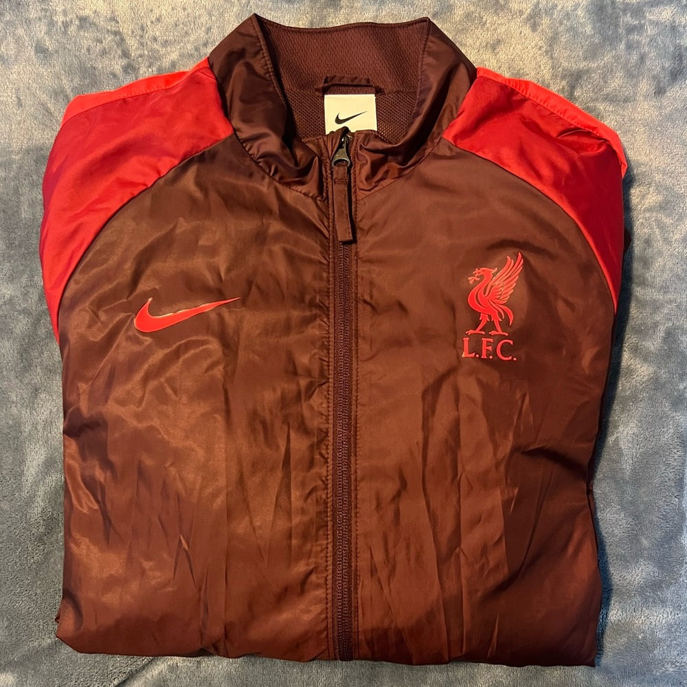Liverpool FC Nike windbreaker - women size xs